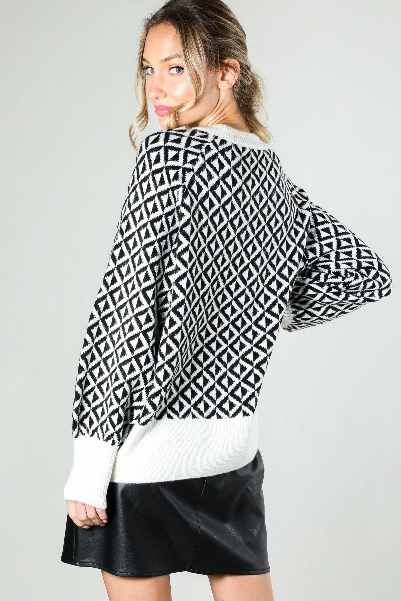 Crew Neck Geo Patterned Knitted Sweater - Taupe & Black - Clove & Ivy