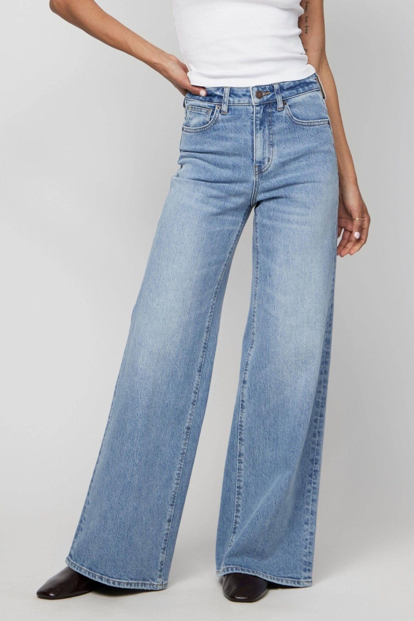 Andrews High Rise Extra Wide Leg Jeans – Classic Vintage Wash